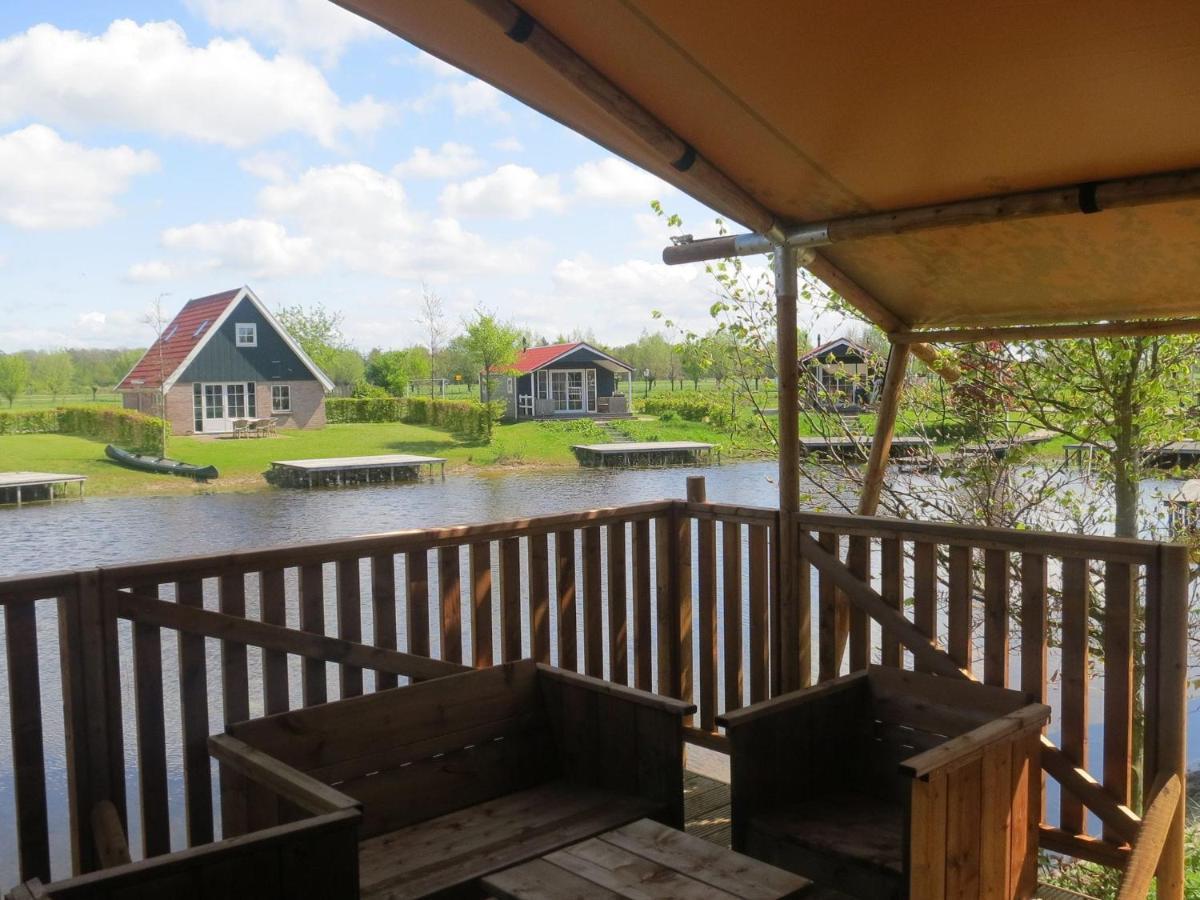 Combined Tents With Kitchen And Bathroom Located Near A Pond Bant Buitenkant foto